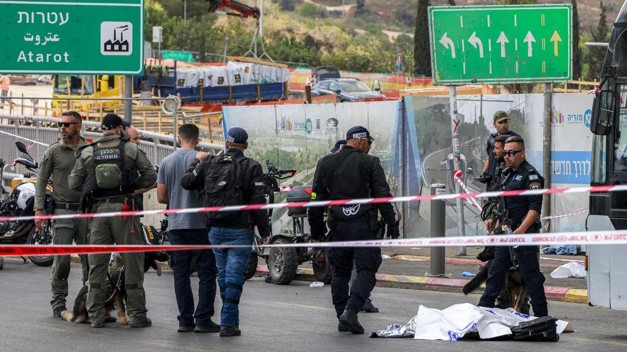 ইসরায়েলে বাসে হামলায় নিহত ৫, আহত ২২