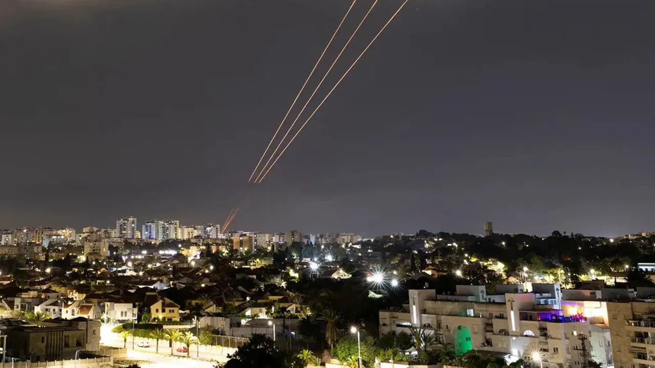 ইরানের বিরুদ্ধে নতুনভাবে হামলা শুরু ইসরায়েলের