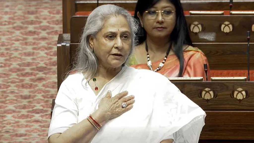 জয়া বচ্চনের অস্বস্তি: অনুমতি ছাড়া সেলফি চেয়ে ধাক্কা, ভাইরাল ভিডিও