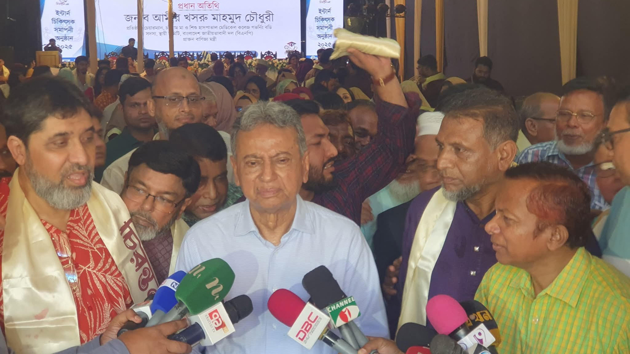 নিউইয়র্কে হেনস্তা: আওয়ামী লীগের ভবিষ্যত অনিশ্চিত, মন্তব্য খসরুর