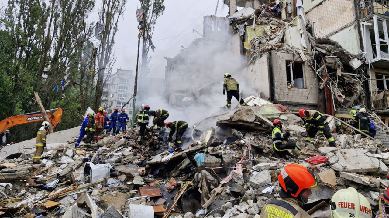 কিয়েভে রুশ হামলায় ৩১ জন নিহত