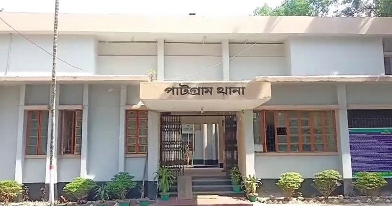 ঈদের দিন স্ত্রীকে গলাকেটে হত্যা করলেন স্বামী