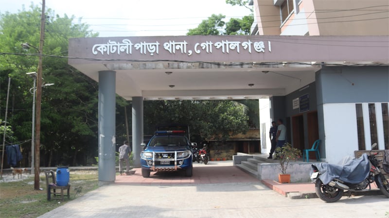 যুবদল নেতাকে মারধর স্বেচ্ছাসেবক লীগ নেতার