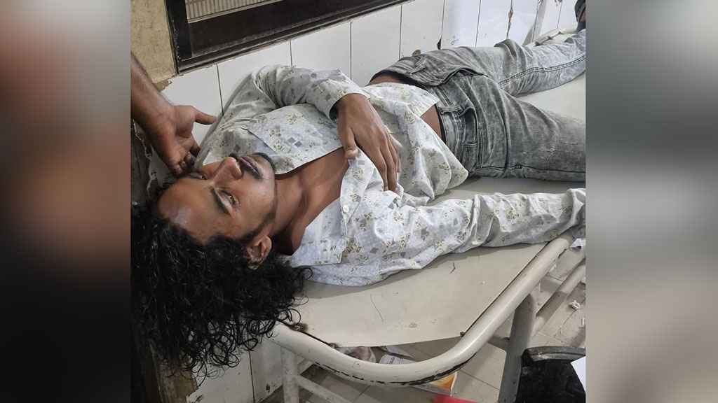 ছাত্রদল নেতার হামলায় বৈষম্যবিরোধী আন্দোলনের নেতা গুরুতর আহত