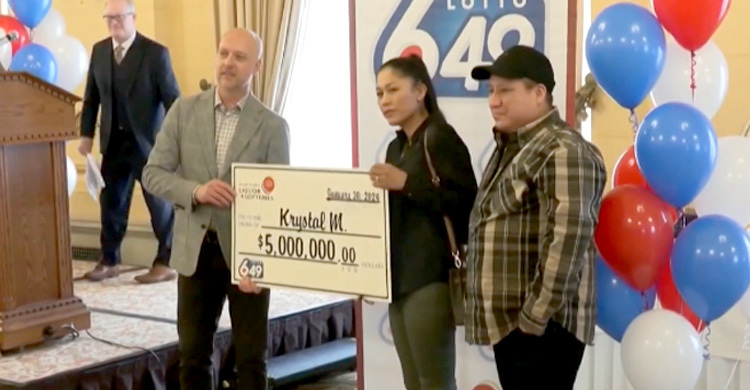 প্রেমিকের ৪০ কোটি টাকা নিয়ে অন্যজনের সঙ্গে পালালেন প্রেমিকা