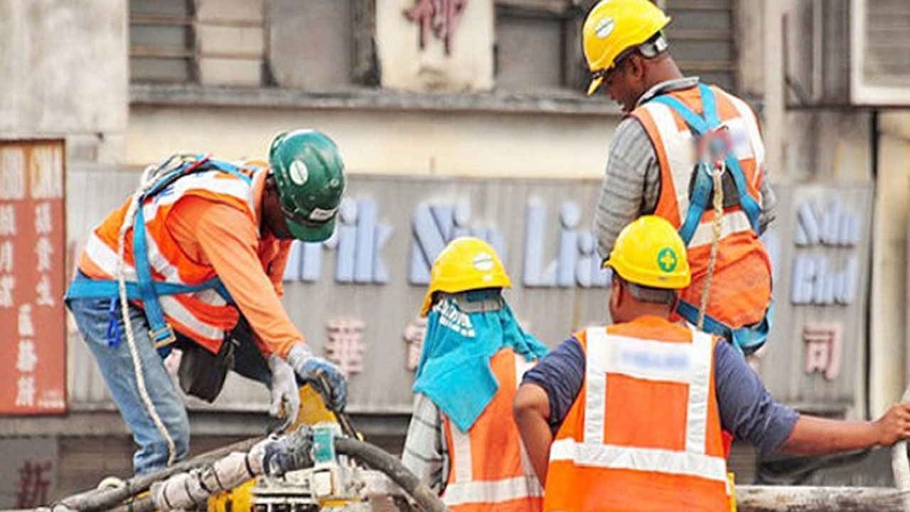 মালয়েশিয়ায় বিদেশি কর্মীর শীর্ষে বাংলাদেশি