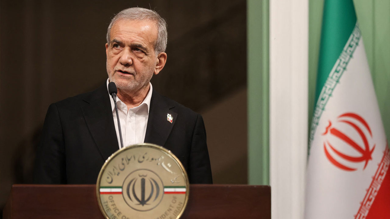 চীন-পাকিস্তান সিল্ক রোডে যুক্ত হতে চায় ইরান: পেজেশকিয়ান