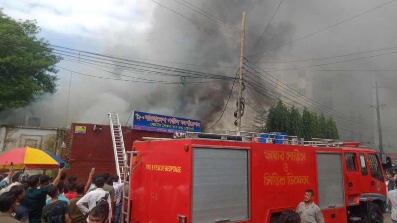 চট্টগ্রামে মোটেল সৈকত বার ও রেস্তোরাঁয় আগুন