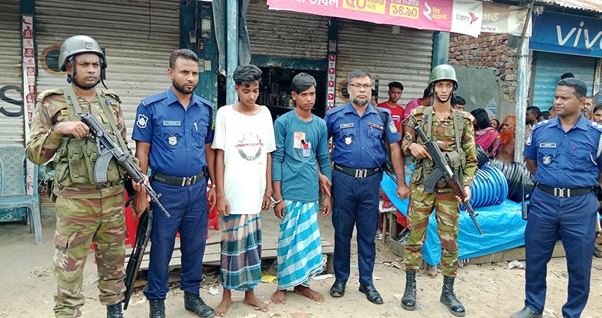 খেলনা পিস্তল দিয়ে দোকানে হামলা, দুই কিশোর আটক