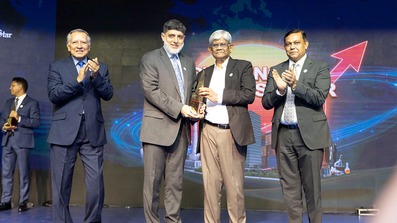 ‘বিজনেস পারসন অব দ্য ইয়ার’ সম্মাননা পেলেন আহসান খান চৌধুরী