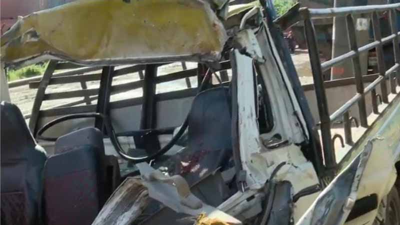 চট্রগ্রামে কার্ভাড ভ্যানে পিকআপের ধাক্কা, নিহত ৫