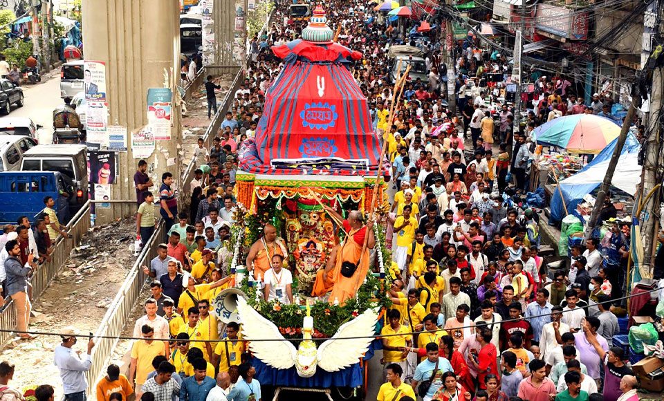 উল্টো রথ টানার মধ্য দিয়ে শেষ হলো রথযাত্রা উৎসব