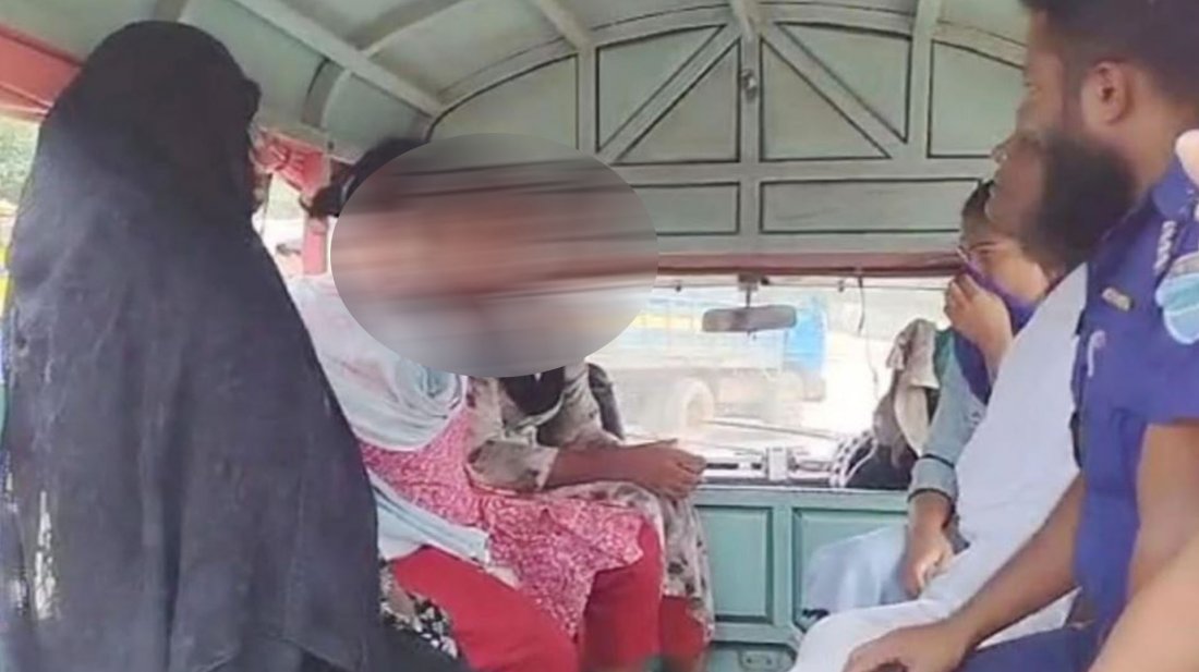 চাঁদাবাজির অভিযোগে ১২ হিজড়াকে গ্রেফতার করেছে পুলিশ