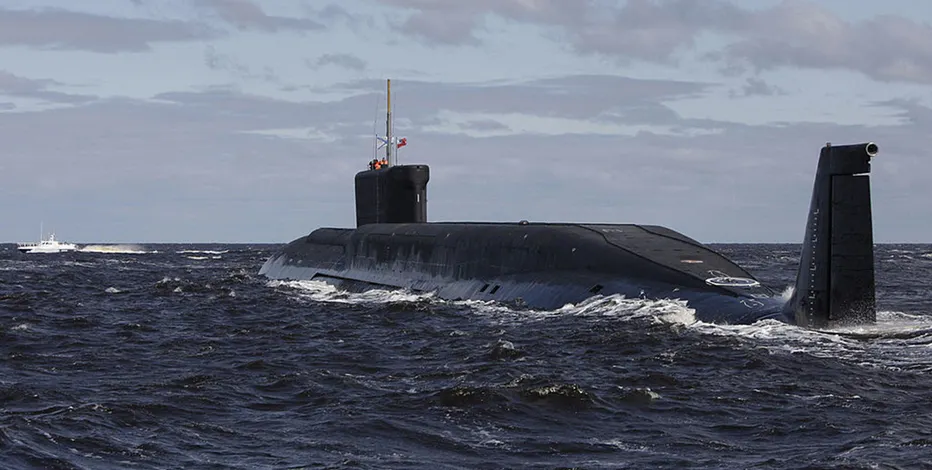 রাডার এড়িয়ে বরফের নিচে গোপনে চলাচল করতে পারে রুশ সাবমেরিন