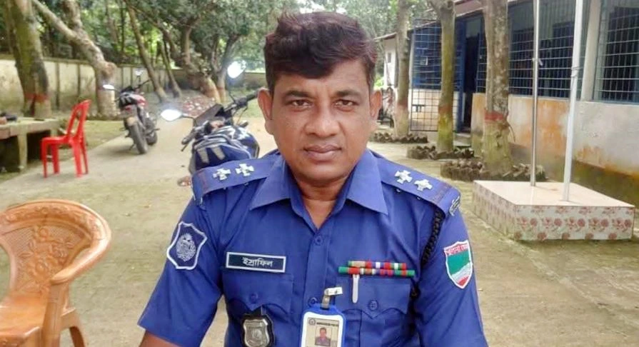 আ. লীগ নেতাকে ধরতে গিয়ে বঁটির কোপে আহত হয়ে হাসপাতালে এসআই