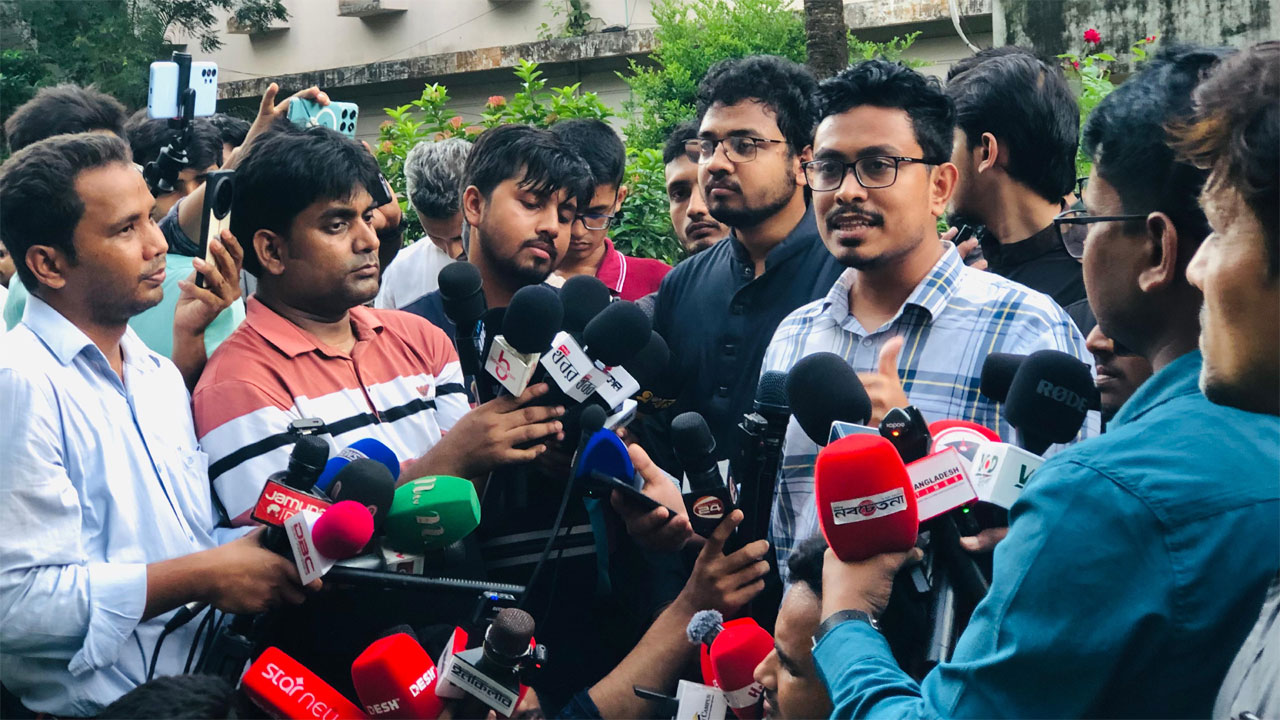 শিক্ষার্থীদের ভোগান্তি কমানোর অঙ্গীকার সাদিক কায়েমের