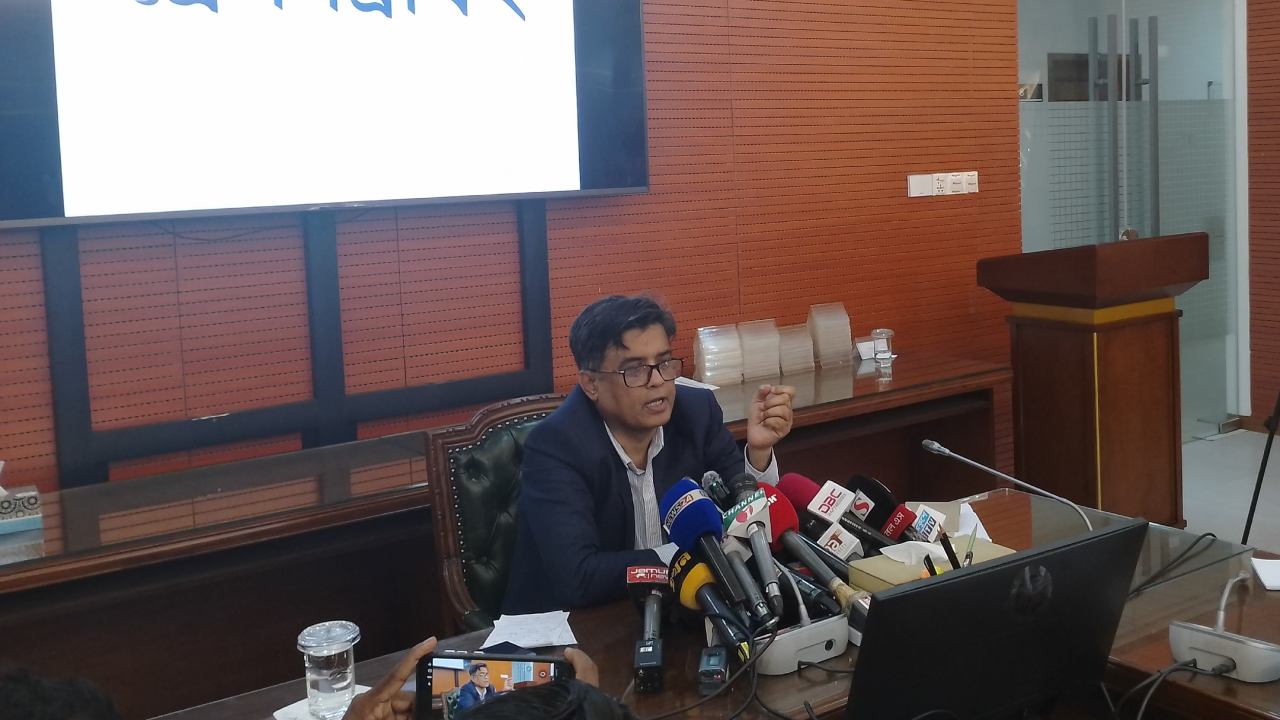 নির্বাচনের প্রস্তুতি এখন অগ্রাধিকার, বললেন প্রধান উপদেষ্টার প্রেস সচিব