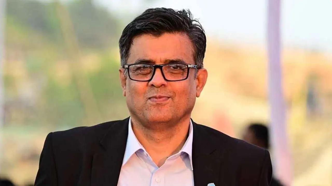 ‘শেখ পরিবার ও আ.লীগ কর্মীরা একঝাঁক কাপুরুষ’