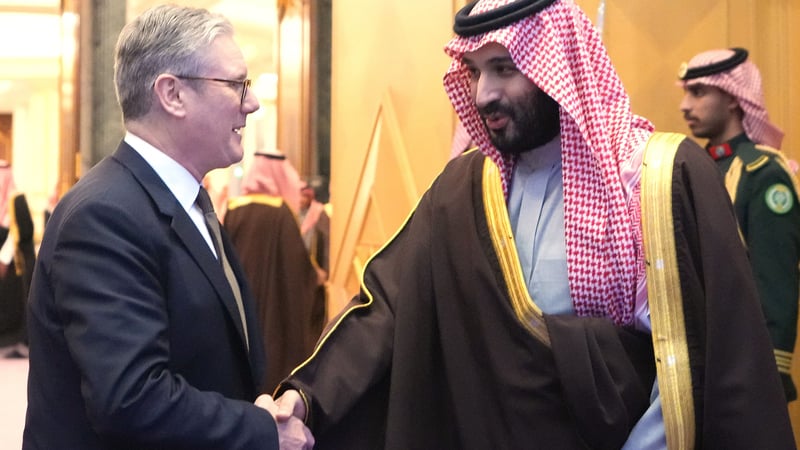 ইরান-ইসরায়েল সংঘাত নিরসনে সৌদি যুবরাজকে ব্রিটিশ প্রধানমন্ত্রীর ফোন