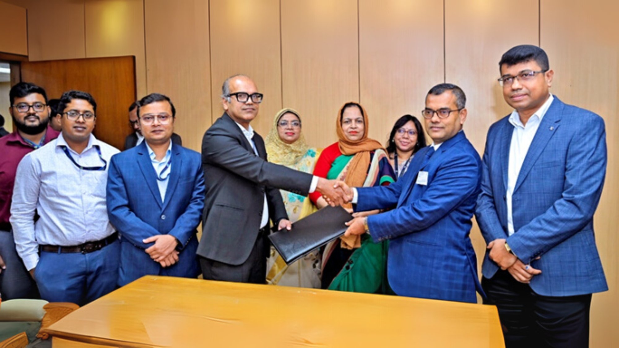 শাহজালাল ইসলামী ব্যাংকের সঙ্গে বাংলাদেশ ব্যাংকের স্টার্টআপ পুনঃঅর্থায়নে চুক্তি