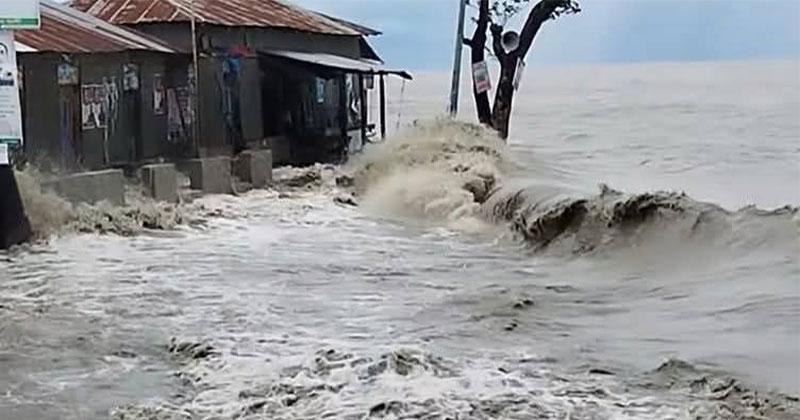 নোয়াখালীতে রেকর্ড বৃষ্টিপাত, জোয়ারে তলিয়ে গেছে নিম্নাঞ্চল