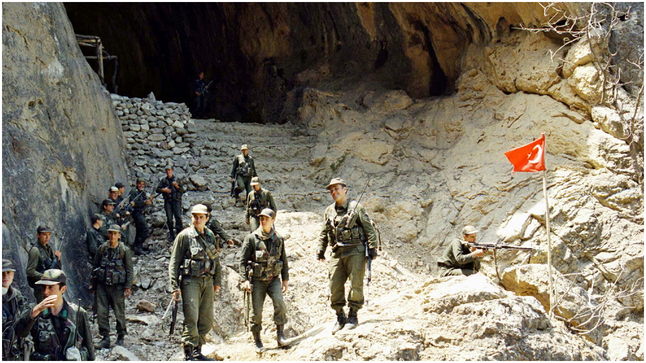 উত্তর ইরাকে মিথেন গ্যাসে আক্রান্ত হয়ে তুরস্কের ১২ সেনা নিহত