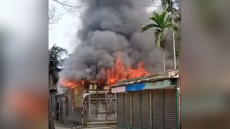 কুমিল্লায় মাইকে ঘোষণা দিয়ে ৪ মাজারে হামলা-ভাঙচুর ও অগ্নিসংযোগ