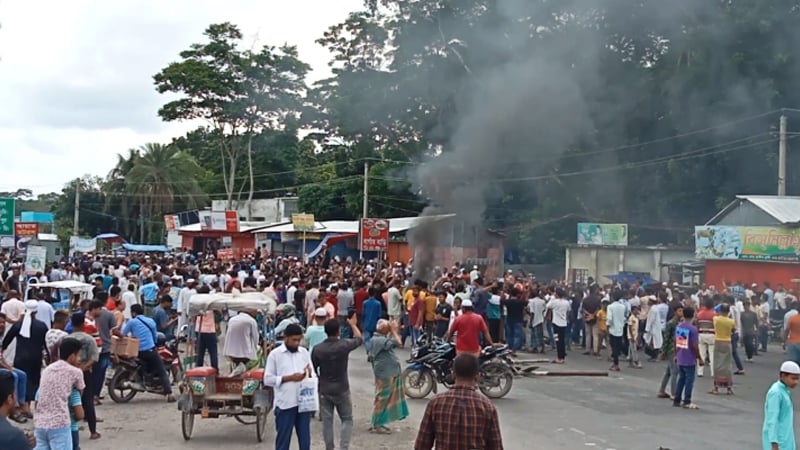 ভাঙ্গায় পুলিশের সঙ্গে আন্দোলনকারীদের ধাওয়া-পাল্টা ধাওয়া