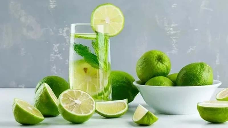 সকালে লেবু পানি পান করলে যে ৫ উপকার পাবেন