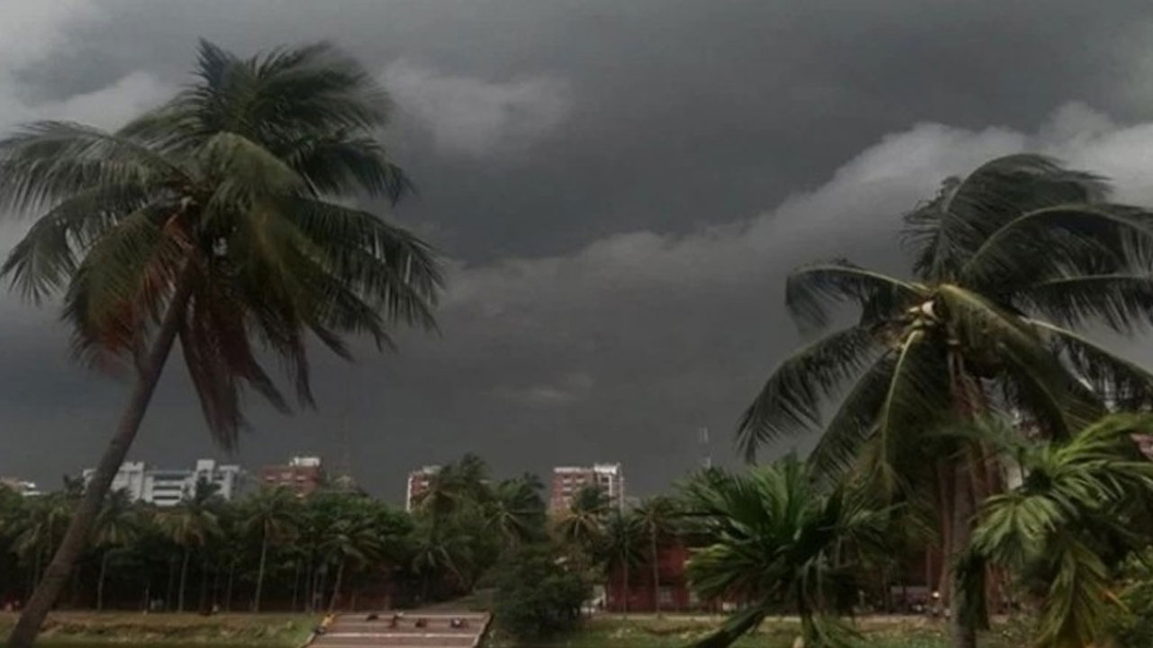 ঢাকাসহ ১৪ জেলায় ৬০ কিমি বেগে ঝড়-বৃষ্টির আভাস