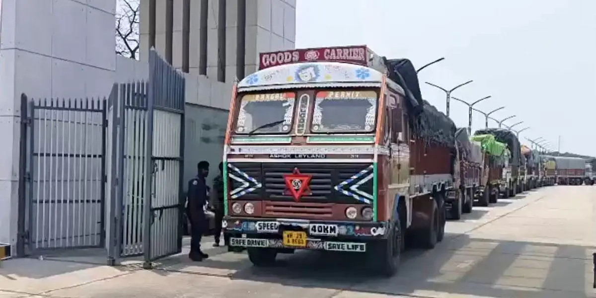বেনাপোল দিয়ে ভারত থেকে এলো আরও ৪২০ টন চাল