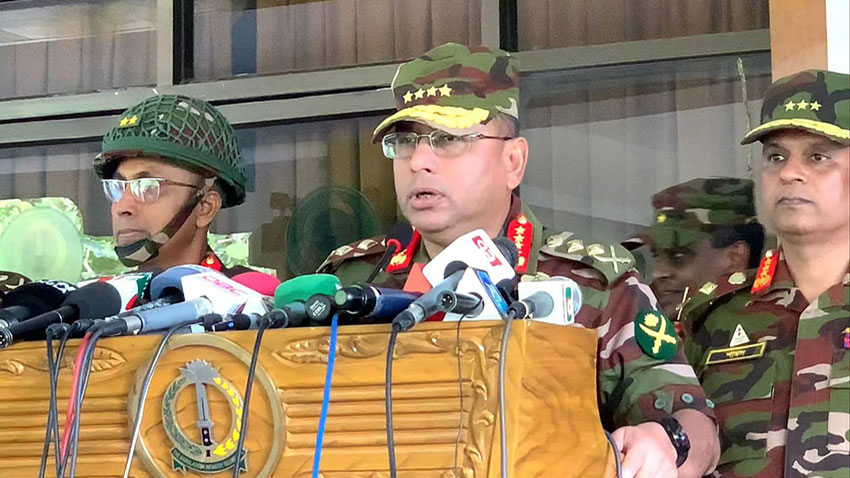 দেশের ৫০ ভাগ নারী, তাদের বাদ দিয়ে উন্নয়নের চিন্তা করা ভুল: সেনাপ্রধান