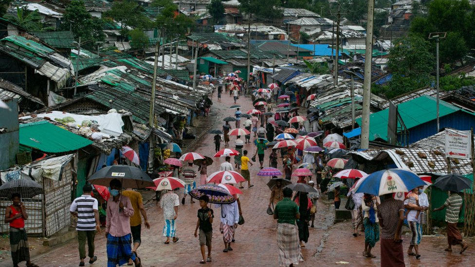 রোহিঙ্গা ক্যাম্পে দেয়াল ধসে এক শিশুর করুণ মৃত্যু