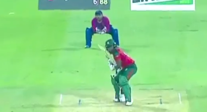 সিরিজ নির্ধারণী ম্যাচে ব্যাটিং বিপর্যয়ে বাংলাদেশ