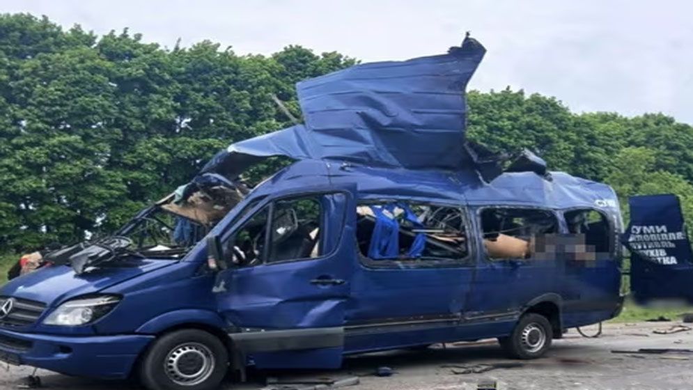 রাশিয়া আবারও ইউক্রেনে হামলা দিল, এক বাসে নিহত ৯