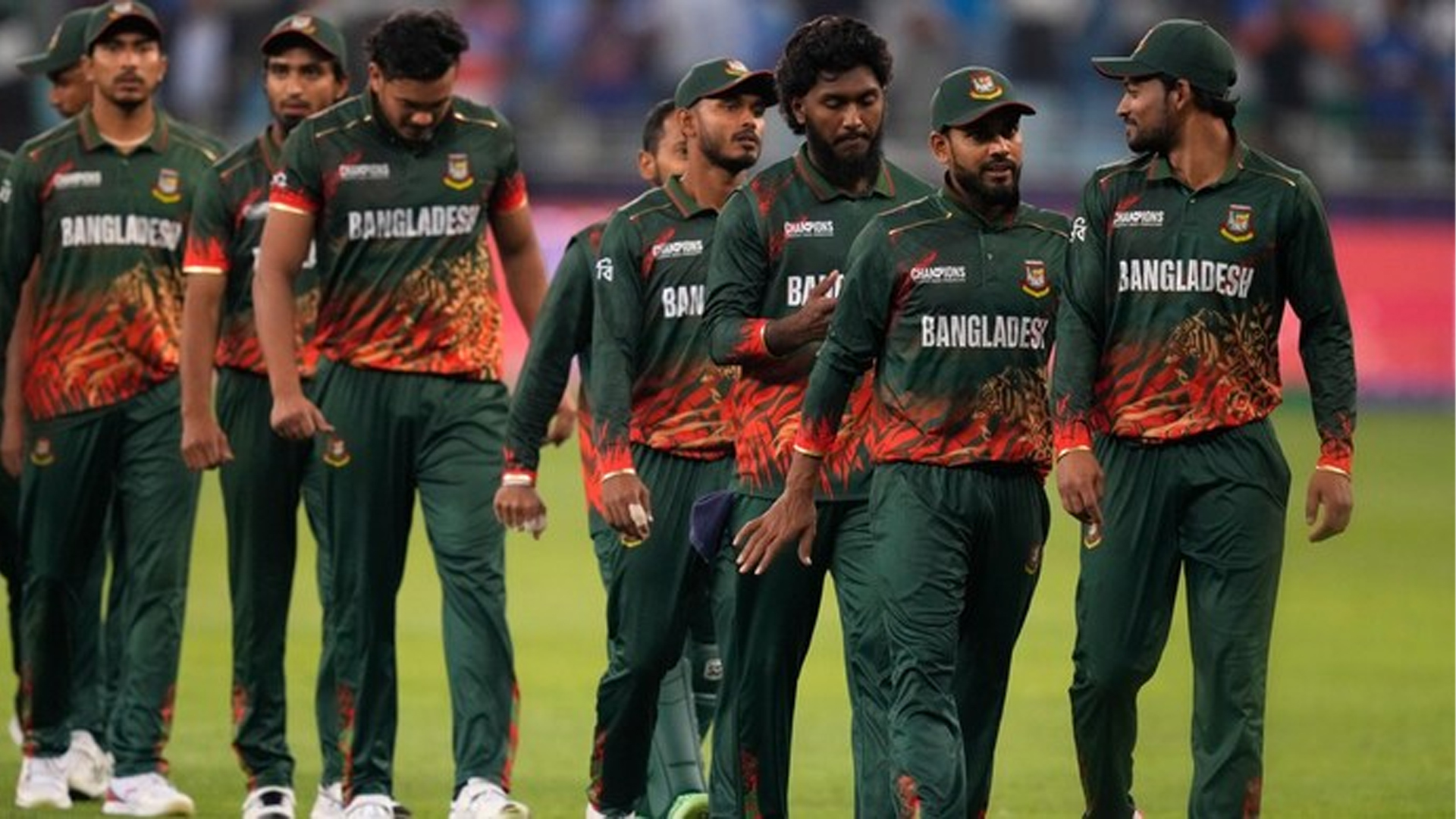 দুই সিরিজ হেরে দেশে ফিরলেন বাংলাদেশ ক্রিকেট দল