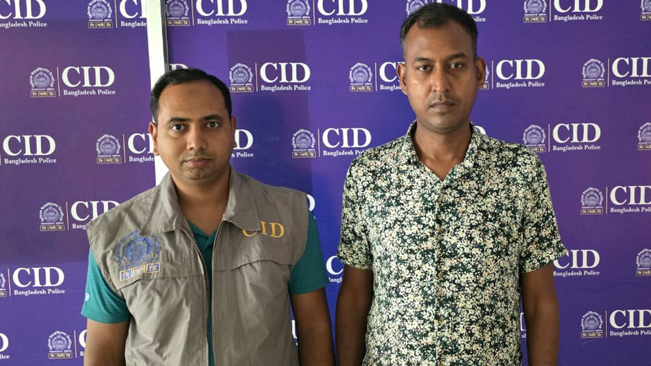 চাকরির প্রলোভনে ইউক্রেন-রাশিয়া যুদ্ধে পাঠানো চক্রের মূলহোতা গ্রেপ্তার