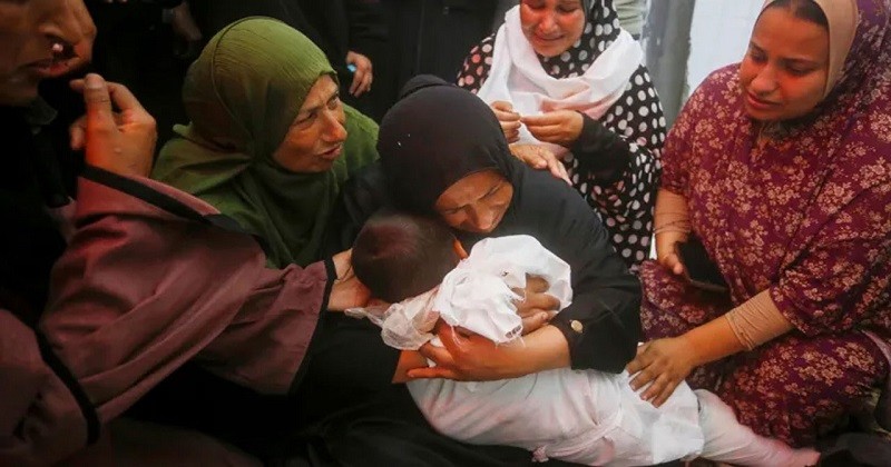 গাজায় এক স্কুলে ইসরায়েলের হামলায় প্রাণ গেলো ২৫ জনের